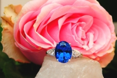 Bague tanzanite et diamants poires, or blanc 18K