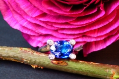 Bague Tanzanite et diamants, or blanc 18K