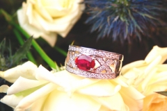 Bague rubis et rails diamants, or blanc 18K