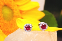 Boucles d'oreilles rubis et diamants, or blanc 18K