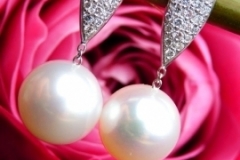 Boucles d'oreilles Perles blanches et diamants