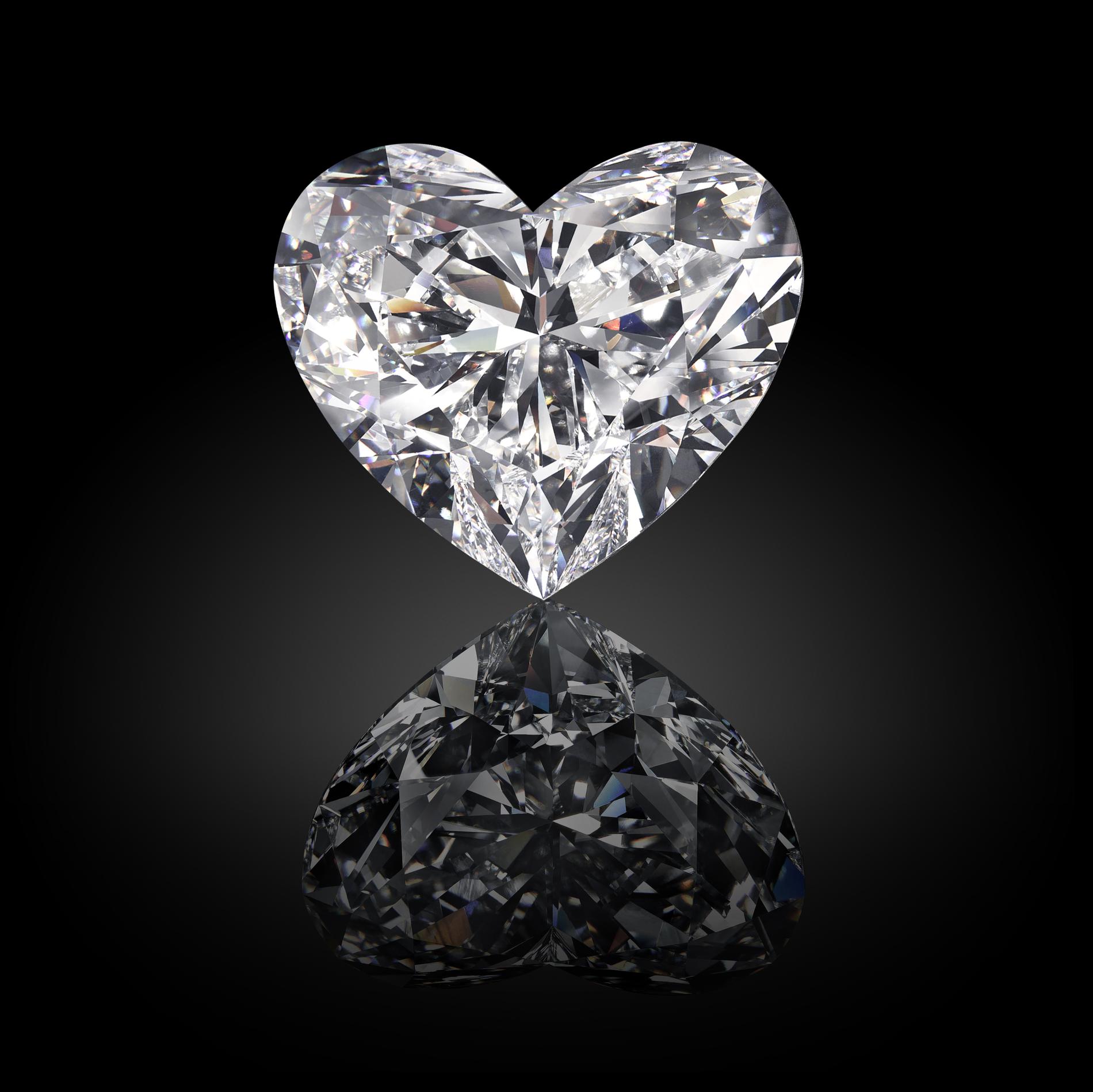 http://www.argaur.fr/wp-content/uploads/2016/11/venus-le-plus-gros-diamant-taille-coeur-au-monde-photo-4.jpg